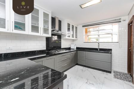 6_photo/94dce6ba55.2f15d505e37c7ac5-ATLAS-319526ed-9c8d-4ef5-a289-868914e9990c.jpg de casa à venda com 2 quartos, 238m² em São Lourenço, Curitiba