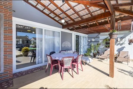 5_photo/94dce6ba55.2f15d505e37c7ac5-ATLAS-459579ad-e90f-4b48-bdef-9ea9a69d5b6c.jpg de casa à venda com 4 quartos, 380m² em São Lourenço, Curitiba