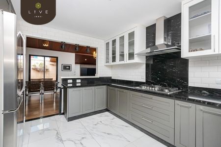8_photo/94dce6ba55.2f15d505e37c7ac5-ATLAS-8c4a3d9d-733d-46b5-b9ed-de01270a1510.jpg de casa à venda com 2 quartos, 238m² em São Lourenço, Curitiba