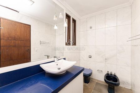 34_photo/94dce6ba55.ceff8192393c33de-ATLAS-1855c91b-1281-4d07-b11a-56c1a5bb62d3.jpg de casa à venda com 4 quartos, 245m² em São Lourenço, Curitiba