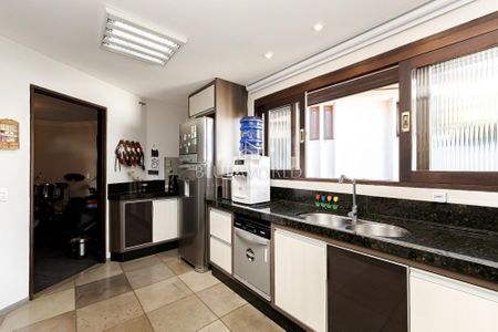 25_photo/94dce6ba55.ceff8192393c33de-ATLAS-ae1bd5b2-b8d2-4e66-bea2-1b3ac26cc5ce.jpg de casa à venda com 4 quartos, 245m² em São Lourenço, Curitiba