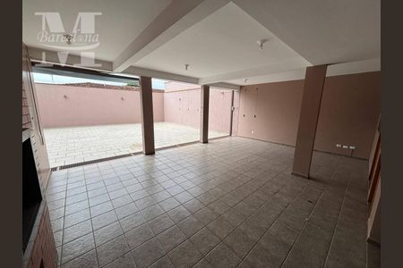 30_photo/94dce6baad.7b14635dc7f45449-ATLAS-b2c65706-3d0e-4043-adff-e3c4f5d4e088.jpg de casa à venda com 4 quartos, 290m² em São Lourenço, Curitiba