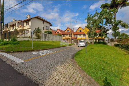 50_photo/94dce6bac5.5643fbd61cecba51-ATLAS-92efd143-051e-4ca9-8b62-5de5b56bef56.jpg de casa à venda com 3 quartos, 197m² em São Lourenço, Curitiba