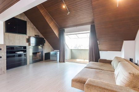 2_photo/94dce6bb1d.0f81dd1a9a4f6ffb-ATLAS-0927dcd6-164e-4e07-b050-60600b7cc257.jpg de casa à venda com 3 quartos, 292m² em São Lourenço, Curitiba