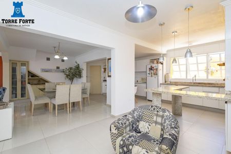 7_photo/94dce6bb21.503e90b2e545b068-ATLAS-23d5ba12-8dfa-4969-bbe4-a6db2aca7fd2.jpg de casa à venda com 3 quartos, 194m² em São Lourenço, Curitiba