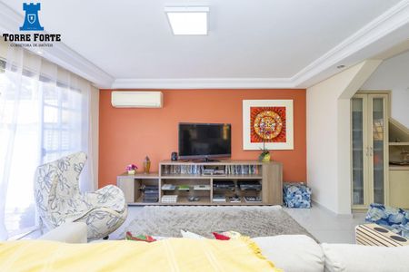 9_photo/94dce6bb21.503e90b2e545b068-ATLAS-68ff11c1-0001-49d0-a597-c836d41ef64b.jpg de casa à venda com 3 quartos, 194m² em São Lourenço, Curitiba