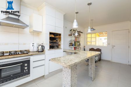 3_photo/94dce6bb21.503e90b2e545b068-ATLAS-9d6164ff-29f6-44bd-a5ec-2734be0d76e9.jpg de casa à venda com 3 quartos, 194m² em São Lourenço, Curitiba