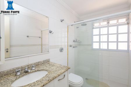 25_photo/94dce6bb21.503e90b2e545b068-ATLAS-a4e49208-219a-4989-8fa7-aae66a1011d2.jpg de casa à venda com 3 quartos, 194m² em São Lourenço, Curitiba