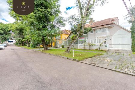 30_photo/94dce6bb29.2f15d505e37c7ac5-ATLAS-3b0f10ca-b40b-41fa-a9dd-afcf803952a9.jpg de casa à venda com 3 quartos, 199m² em São Lourenço, Curitiba