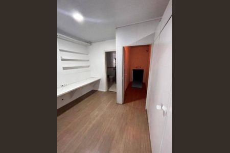 6_photo/94dce6bb29.ceff8192393c33de-ATLAS-51fedc8a-7a5d-442e-b16f-1c522a383eec.jpg de casa à venda com 4 quartos, 600m² em São Lourenço, Curitiba