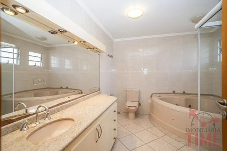 28_photo/94dce6bc67.5b1ffa6849bccbd1-ATLAS-c677a833-8f24-4fff-bf8e-3de5bc876566.jpg de casa à venda com 5 quartos, 600m² em São Lourenço, Curitiba