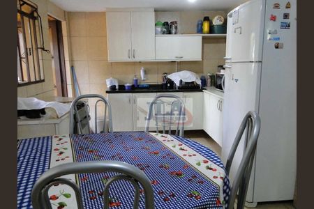 3_photo/94dce6bc71.8a706a3c1c8a5b40-ATLAS-0c296663-6dd7-4b63-bc05-a31d798d7eef.jpg de casa à venda com 3 quartos, 200m² em São Lourenço, Curitiba