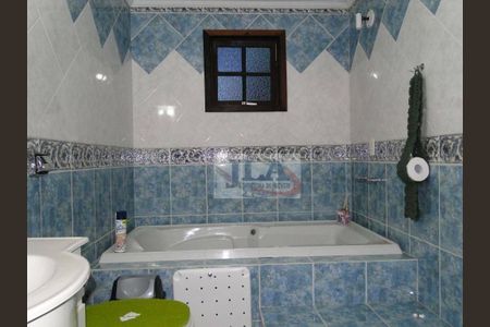 7_photo/94dce6bc71.8a706a3c1c8a5b40-ATLAS-384132f3-6048-47f3-8c93-3357d05ad97d.jpg de casa à venda com 3 quartos, 200m² em São Lourenço, Curitiba