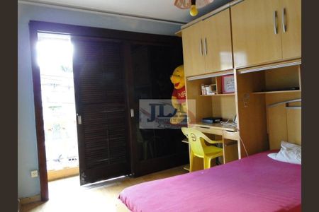 8_photo/94dce6bc71.8a706a3c1c8a5b40-ATLAS-8afb4d2f-256a-42d9-910d-f04ccd788a9f.jpg de casa à venda com 3 quartos, 200m² em São Lourenço, Curitiba