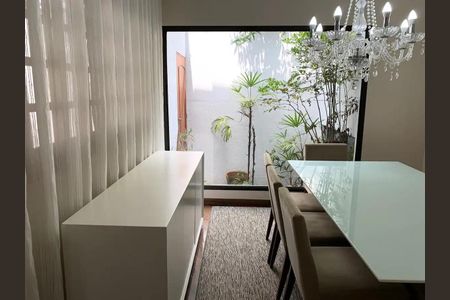 7_photo/94dce6bc71.cbbfd4a03055828f-ATLAS-150e68e2-2a79-41ff-9841-1c3b2986503b.jpg de casa à venda com 3 quartos, 260m² em São Lourenço, Curitiba