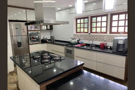 19_photo/94dce6bc71.cbbfd4a03055828f-ATLAS-573ce8fa-d912-41c7-843f-2ff30f6d47aa.jpg de casa à venda com 3 quartos, 260m² em São Lourenço, Curitiba