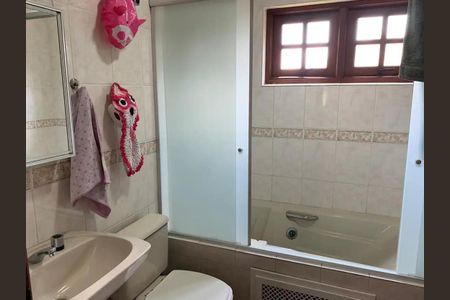 37_photo/94dce6bc71.cbbfd4a03055828f-ATLAS-7244a2e6-d0ca-4ed3-82a7-edc195c4a239.jpg de casa à venda com 3 quartos, 260m² em São Lourenço, Curitiba