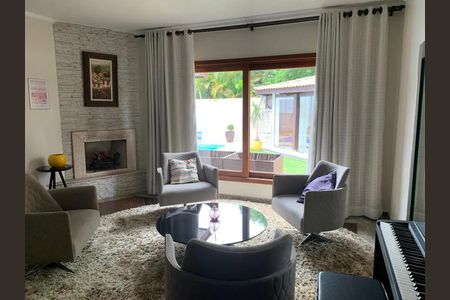 3_photo/94dce6bc71.cbbfd4a03055828f-ATLAS-734cf801-45ce-4162-9ff2-bce439d6a93b.jpg de casa à venda com 3 quartos, 260m² em São Lourenço, Curitiba