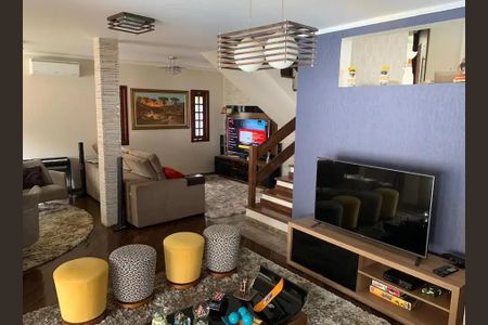 27_photo/94dce6bc71.cbbfd4a03055828f-ATLAS-821327e6-402e-4425-a4d0-bb5ce4af4e7f.jpg de casa à venda com 3 quartos, 260m² em São Lourenço, Curitiba