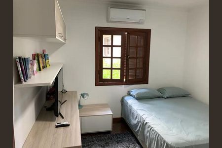 47_photo/94dce6bc71.cbbfd4a03055828f-ATLAS-96c843c8-d588-4a42-b7d2-be3cc9e561b4.jpg de casa à venda com 3 quartos, 260m² em São Lourenço, Curitiba