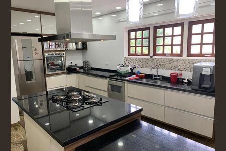 35_photo/94dce6bc71.cbbfd4a03055828f-ATLAS-ce2cfad4-860e-4649-b3c3-d49438e1827c.jpg de casa à venda com 3 quartos, 260m² em São Lourenço, Curitiba