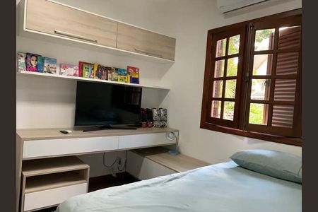 39_photo/94dce6bc71.cbbfd4a03055828f-ATLAS-e1031cda-6a71-4abb-9207-c9adb347a36e.jpg de casa à venda com 3 quartos, 260m² em São Lourenço, Curitiba