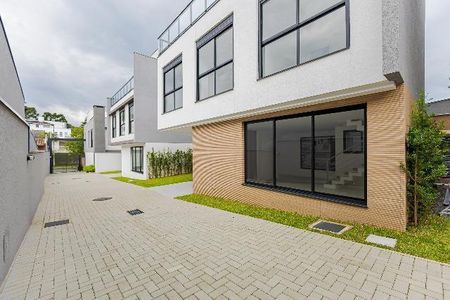 6_photo/94dce6bc93.526b8d0f117d2dc5-ATLAS-24ec0b89-8fb0-4ee6-a5f8-1978ef0ac32b.jpg de casa à venda com 3 quartos, 130m² em São Lourenço, Curitiba