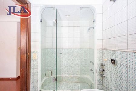 39_photo/94dce6bcdf.2c15601846e0cf59-ATLAS-bb1a1d9b-53e6-4aed-838a-c975056df3be.jpg de casa à venda com 5 quartos, 779m² em São Lourenço, Curitiba