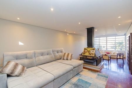 1_photo/94dce6bce1.6c5c93e045adfc60-ATLAS-929da764-77b8-453a-a95e-0937e547b9d1.jpg de casa à venda com 4 quartos, 498m² em São Lourenço, Curitiba