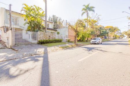 4_photo/94dce6bce1.6c5c93e045adfc60-ATLAS-c88466c8-4686-43b7-a69e-b03618a2773a.jpg de casa à venda com 4 quartos, 498m² em São Lourenço, Curitiba