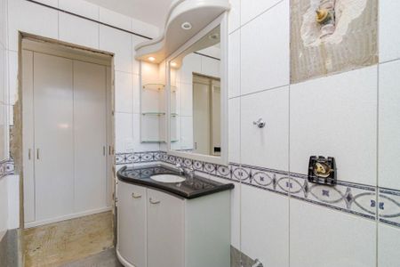 5_photo/94dce6bce1.6c5c93e045adfc60-ATLAS-e945609b-cdc8-430f-859f-7ec654d9435d.jpg de casa à venda com 4 quartos, 498m² em São Lourenço, Curitiba