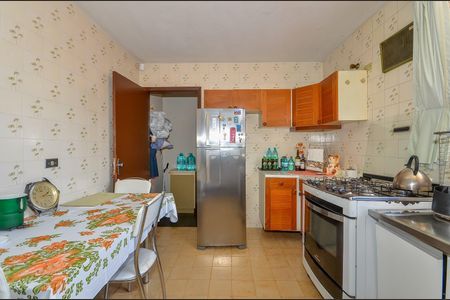 12_photo/94dce6bced.a5aae0993012fdde-ATLAS-17844742-298b-473d-9539-e58e4aba5576.jpg de casa à venda com 4 quartos, 332m² em São Lourenço, Curitiba