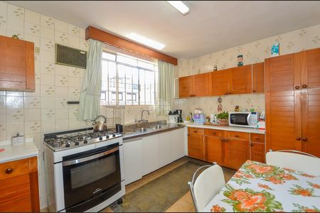 14_photo/94dce6bced.a5aae0993012fdde-ATLAS-5b4f8a59-75c6-40d8-be98-8b6ae891bdca.jpg de casa à venda com 4 quartos, 332m² em São Lourenço, Curitiba