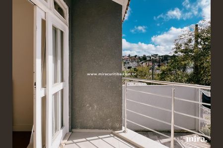 42_photo/94dce6bd43.821bca6a381fcd78-ATLAS-52daf6e3-bbea-40ec-aaed-b5d31b93b3fa.jpg de casa à venda com 3 quartos, 201m² em Ahú, Curitiba