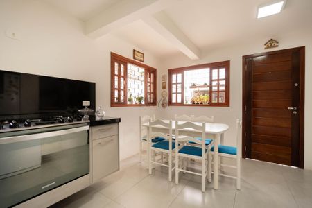 11_photo/94dce6bd51.e38f2492aa902cd9-ATLAS-0e134db2-7767-4e78-9a0a-c5da13e22503.jpg de casa à venda com 3 quartos, 248m² em Ahú, Curitiba