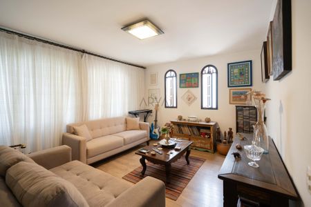 8_photo/94dce6bd51.e38f2492aa902cd9-ATLAS-16c914e4-2a88-4e5c-ab32-3b0d7ef47c9d.jpg de casa à venda com 3 quartos, 248m² em Ahú, Curitiba