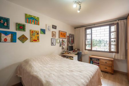 5_photo/94dce6bd51.e38f2492aa902cd9-ATLAS-2ed676ec-1acd-497b-8e96-d459a44b53bd.jpg de casa à venda com 3 quartos, 248m² em Ahú, Curitiba