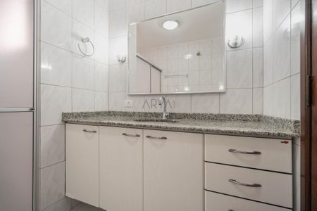 11_photo/94dce6bd51.e38f2492aa902cd9-ATLAS-61e38ca3-6cac-44df-a5b1-bf130563daaa.jpg de casa à venda com 3 quartos, 248m² em Ahú, Curitiba