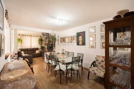 6_photo/94dce6bd51.e38f2492aa902cd9-ATLAS-a541d9df-7978-4e87-bf4e-ff86fdac3de5.jpg de casa à venda com 3 quartos, 248m² em Ahú, Curitiba