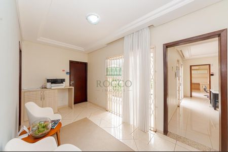 33_photo/94dce6bd91.18e6ac91b37a8e88-ATLAS-5255ce8b-6006-4767-b63e-d0dba6737b9a.jpg de casa à venda com 6 quartos, 369m² em Ahú, Curitiba