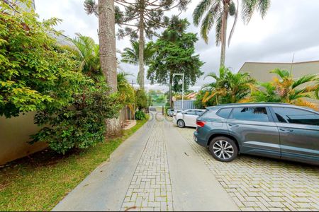 11_photo/94dce6bd91.18e6ac91b37a8e88-ATLAS-69cde6c6-6224-4aa8-bcc4-831ed84abbec.jpg de casa à venda com 6 quartos, 369m² em Ahú, Curitiba
