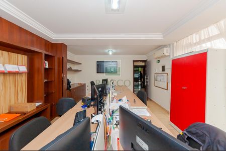 47_photo/94dce6bd91.18e6ac91b37a8e88-ATLAS-6a66b1a0-b557-4ead-b80b-9c8f78b2d7b2.jpg de casa à venda com 6 quartos, 369m² em Ahú, Curitiba