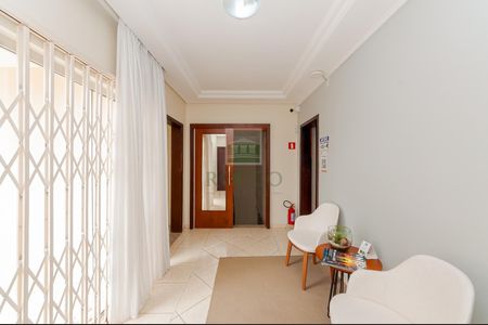 32_photo/94dce6bd91.18e6ac91b37a8e88-ATLAS-8bd41231-c48e-4c2c-a91b-dbf0e7c533b6.jpg de casa à venda com 6 quartos, 369m² em Ahú, Curitiba