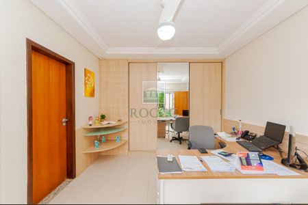 19_photo/94dce6bd91.18e6ac91b37a8e88-ATLAS-d4ead1b0-ce4f-4fcc-9773-12b4ac29e86a.jpg de casa à venda com 6 quartos, 369m² em Ahú, Curitiba