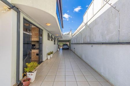 2_photo/94dce6bdf1.1a3e319d327b48ea-ATLAS-021cf775-3aac-4f83-aa7b-36b7e505896b.jpg de casa à venda com 4 quartos, 293m² em São Lourenço, Curitiba