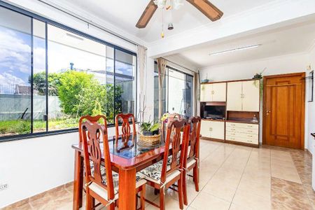 6_photo/94dce6bdf1.1a3e319d327b48ea-ATLAS-1e82457c-b414-4625-a115-8f4e0e4e49af.jpg de casa à venda com 4 quartos, 293m² em São Lourenço, Curitiba