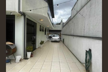 22_photo/94dce6bdf1.f34ea19b5153c875-ATLAS-dcb0c03a-b4be-4a68-90da-3ee6b859bd7d.jpg de casa à venda com 3 quartos, 292m² em São Lourenço, Curitiba