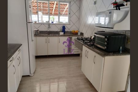 7_photo/94dce6bf8b.2fed7e95ddef69d8-ATLAS-29d78d7a-4000-4c5b-8e26-c49456006aaa.jpg de casa à venda com 3 quartos, 199m² em São Lourenço, Curitiba