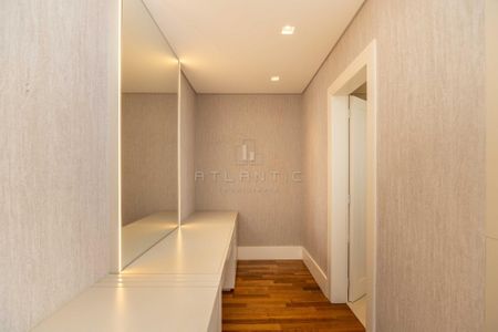 26_photo/94dce6bfbd.4a40dbf80a3f55e2-ATLAS-5fe9313d-9bb2-4360-95c5-702aa00a9eae.jpg de casa à venda com 2 quartos, 236m² em São Lourenço, Curitiba