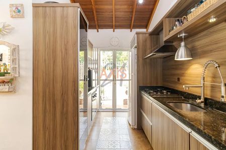 11_photo/94dce6bfd7.335f2d2eec5376d7-ATLAS-00d463ba-d64c-4be4-bd3c-295d263434a0.jpg de casa à venda com 3 quartos, 183m² em São Lourenço, Curitiba